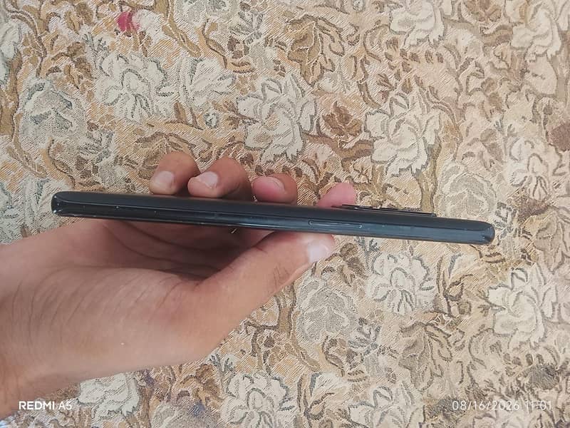 One Plus 10 Pro 4