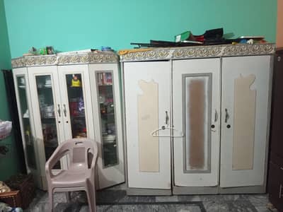 Middle door broke