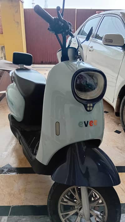 evee nisa electric scootyy