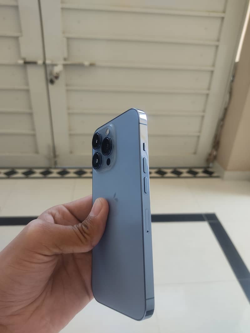 Apple iPhone 13 Pro 1