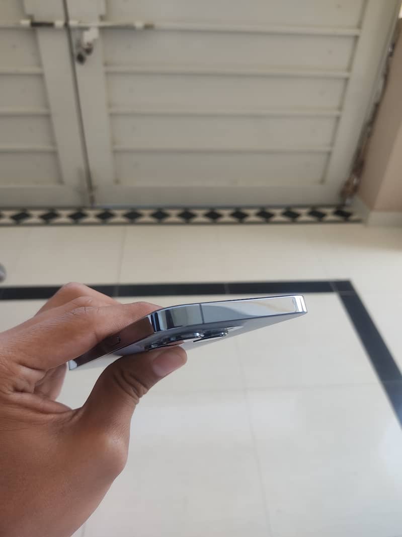 Apple iPhone 13 Pro 2
