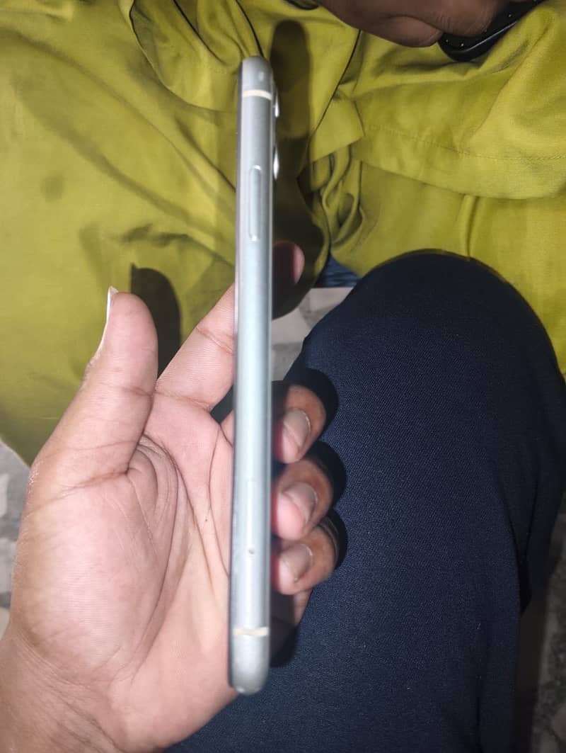 Apple iPhone 11 2