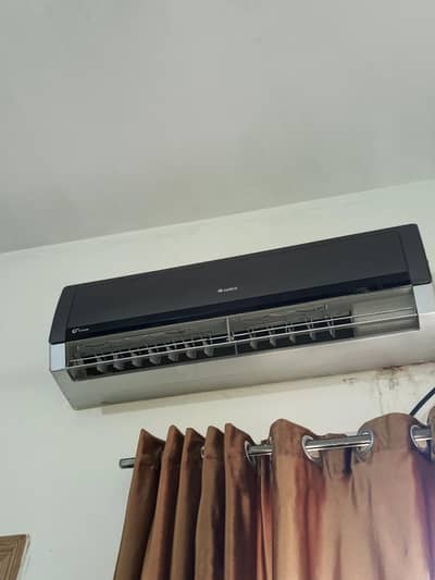 selling inverter ac in good condition