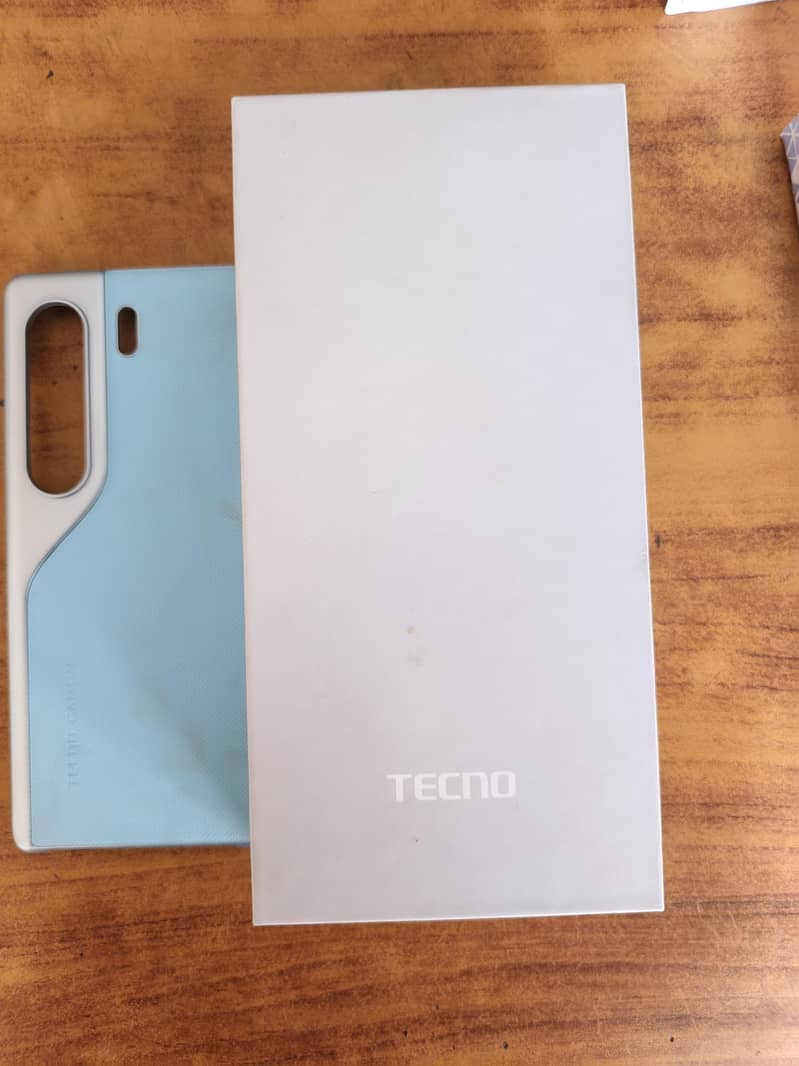 Tecno CAMON 40 Pro 0