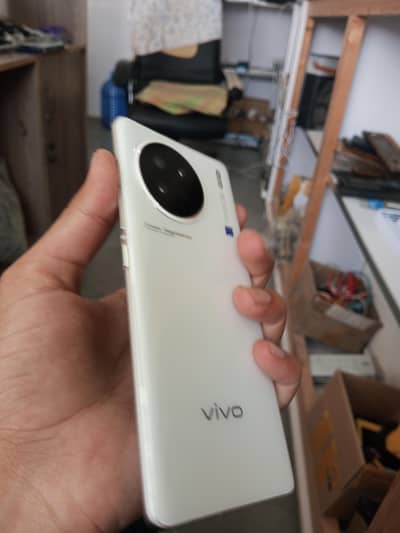 Vivo X90s