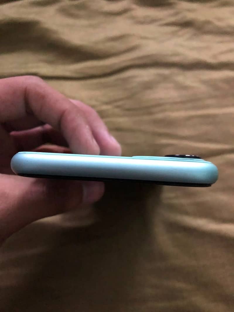 Apple iPhone 11 2