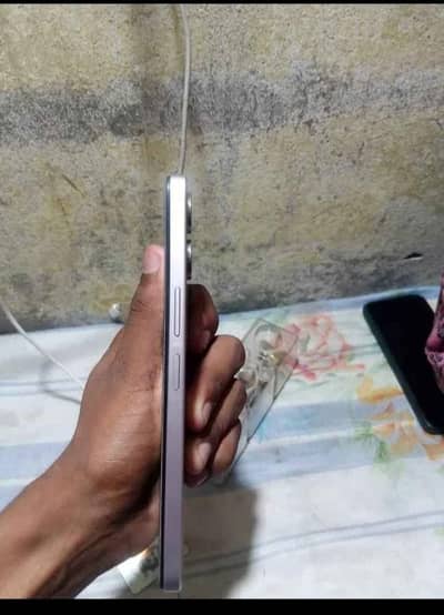 vivo y04   4+4ram 64 rom