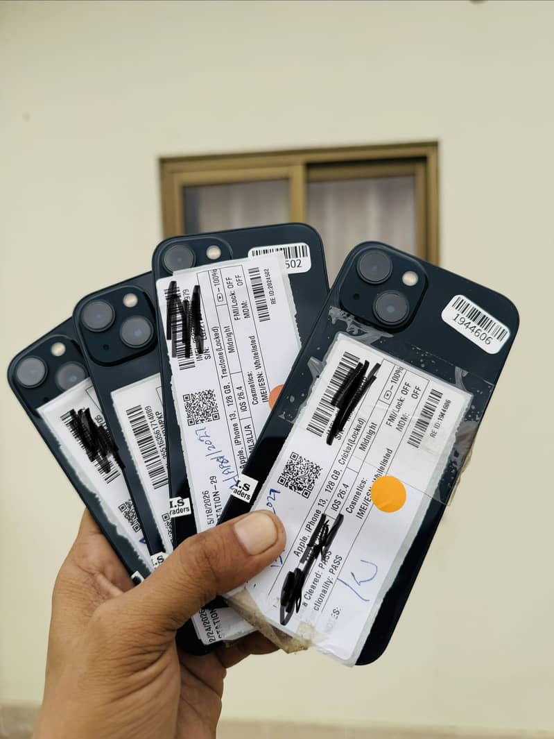 Apple iPhone 13 2