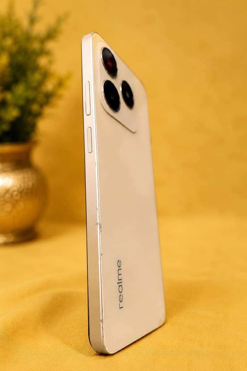 Realme C61 4