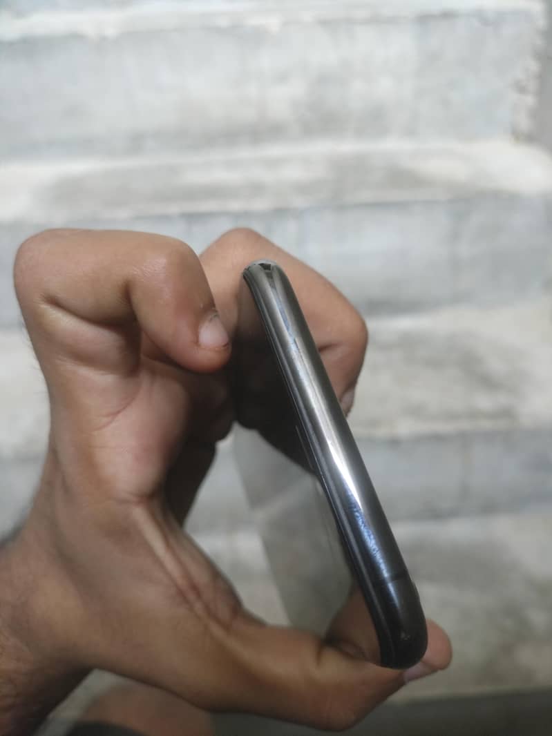 iPhone 3