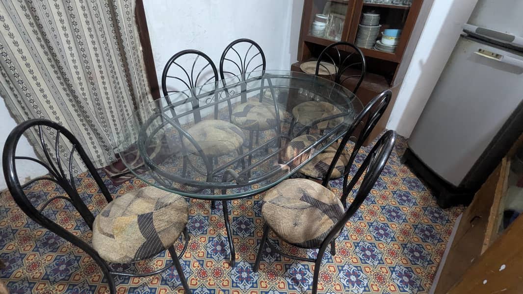 Dinning table 0