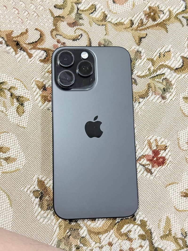 Apple iPhone 16 Pro Max 2