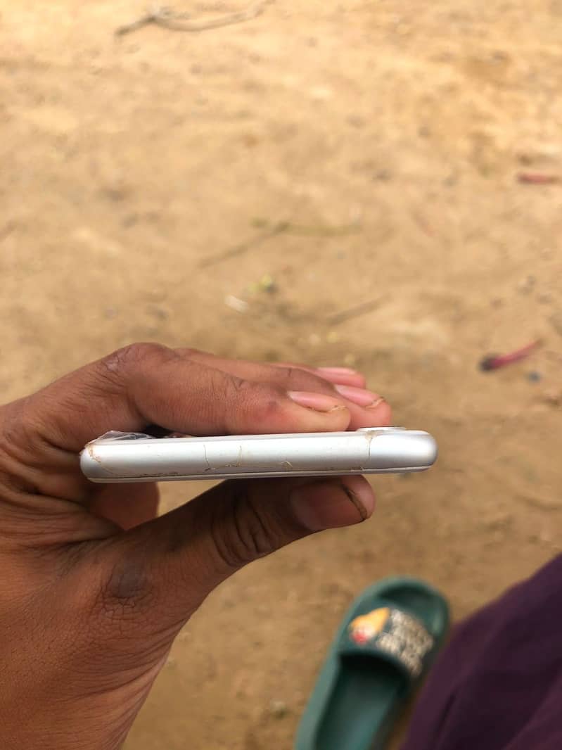Apple iPhone 8 1