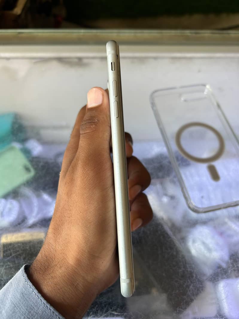 Apple iPhone 7 Plus 2
