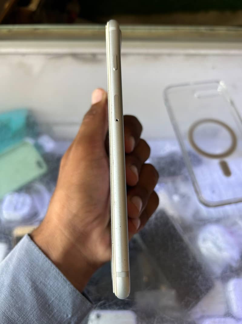 Apple iPhone 7 Plus 6