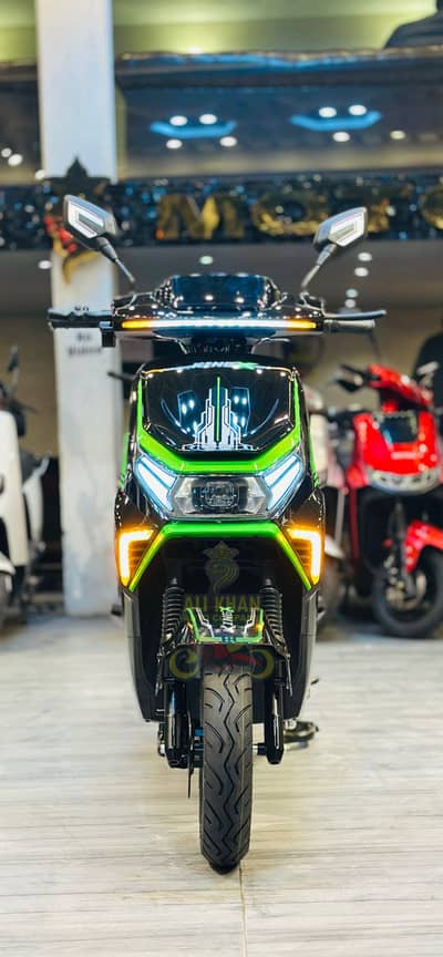 Scooty Kings Yadea Metro Evee Evon Okla EV Female Ramza