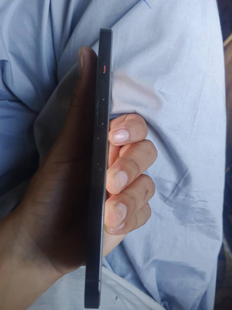 Apple iPhone 13 Pro Max 1