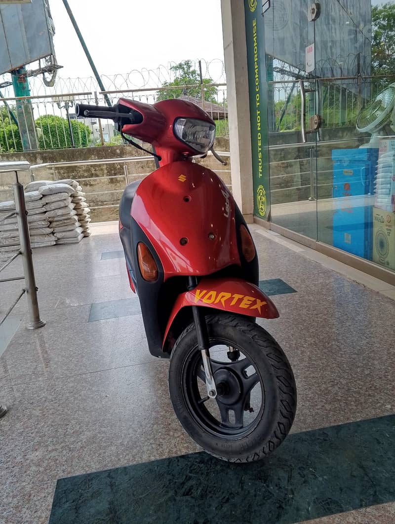 Scooty Lets4 (suzuki) 1