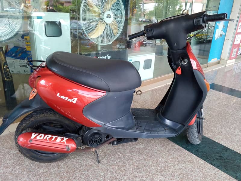 Scooty Lets4 (suzuki) 2