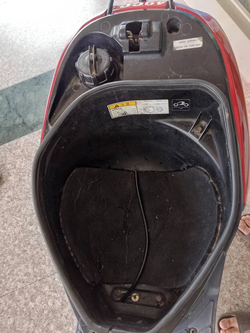 Scooty Lets4 (suzuki) 7