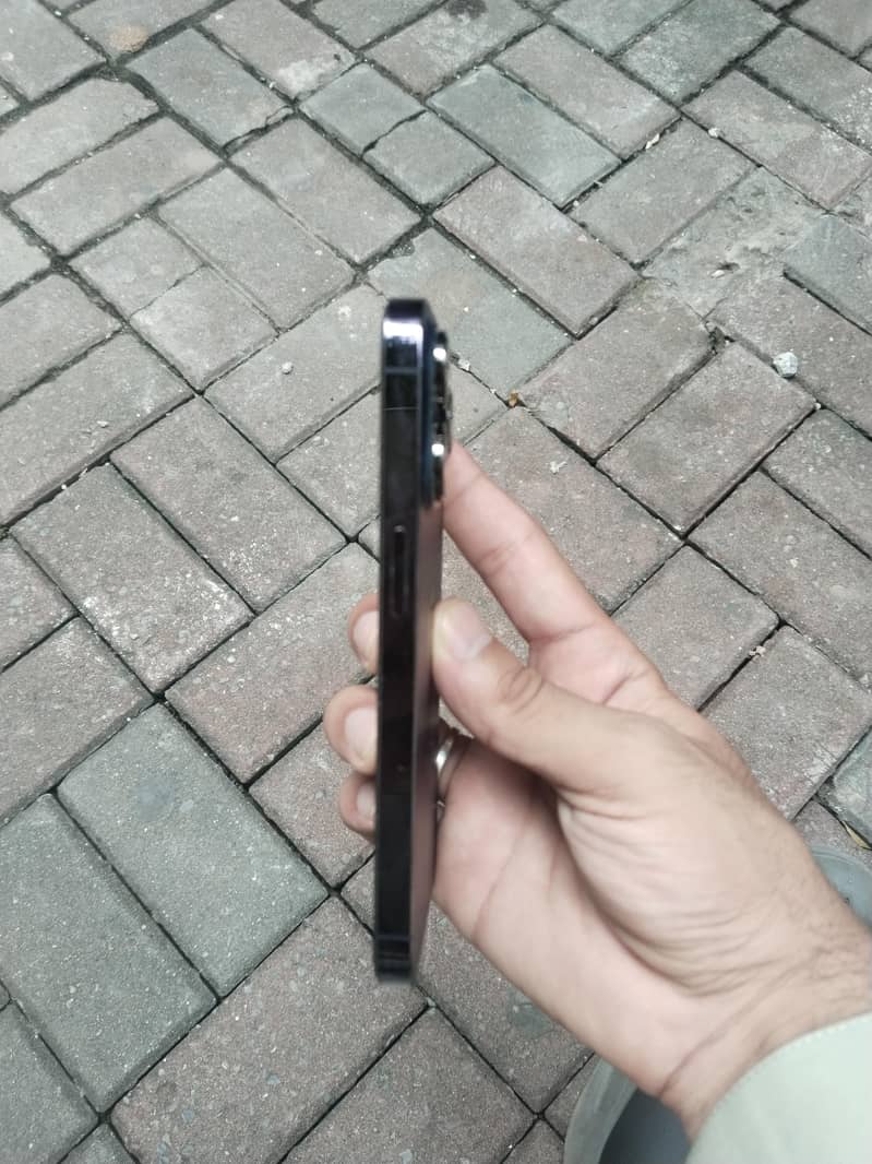 iPhone 14 Pro 3
