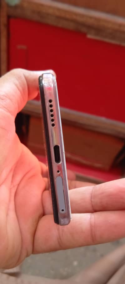 Vivo V21