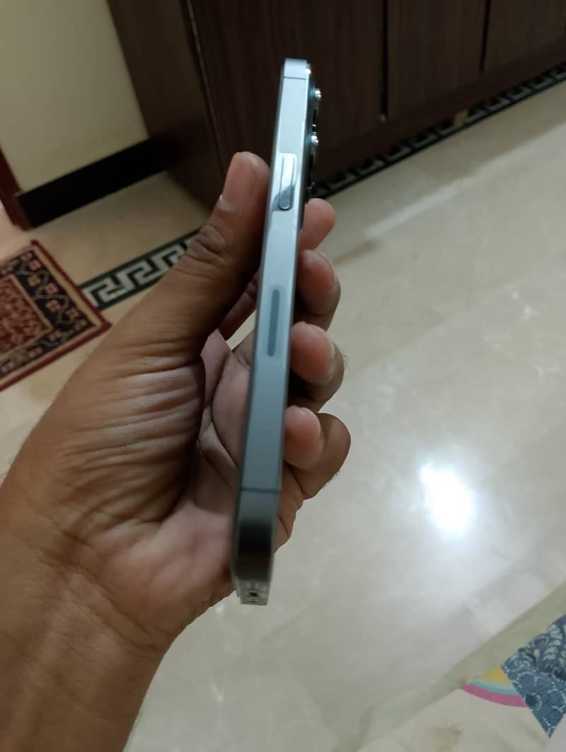 Apple iPhone 13 Pro 4