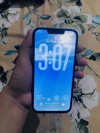 Apple iPhone 13