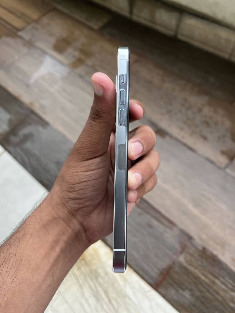 Apple iPhone 14 Pro Max 1