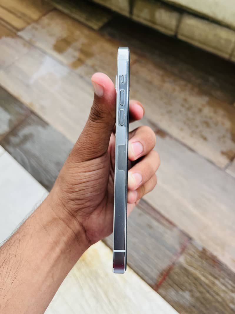 Apple iPhone 14 Pro Max 6