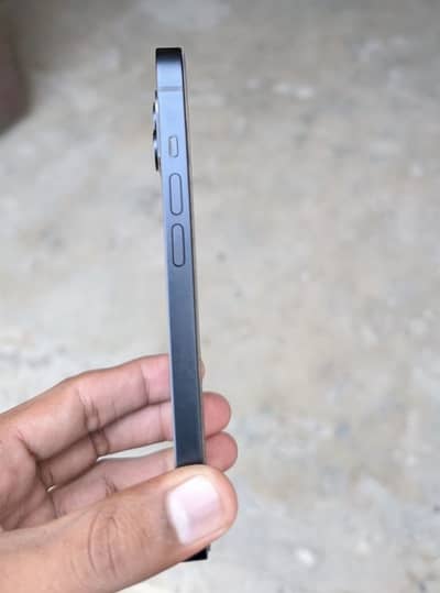 Apple iPhone 14