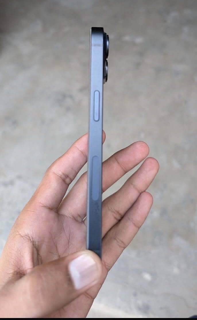 Apple iPhone 14 4