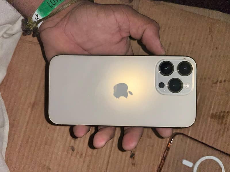 Apple iPhone 14 Pro Max 2