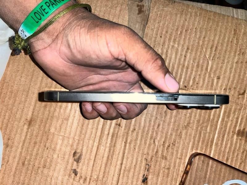 Apple iPhone 14 Pro Max 3