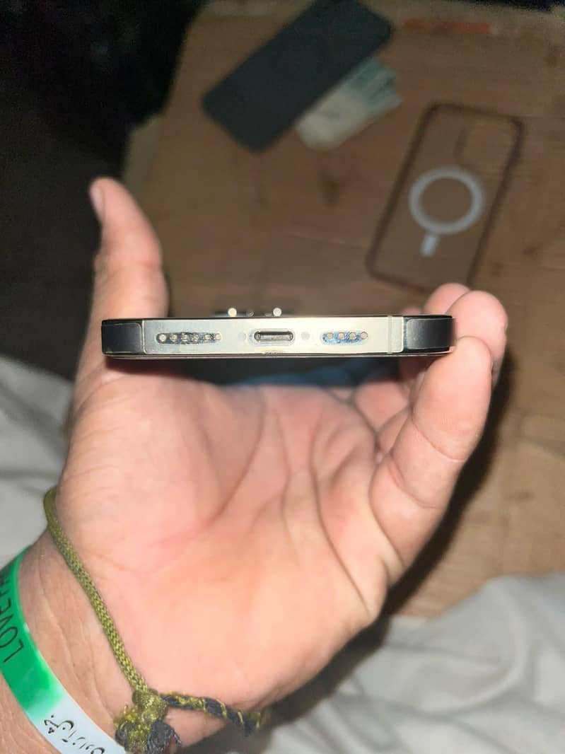 Apple iPhone 14 Pro Max 6