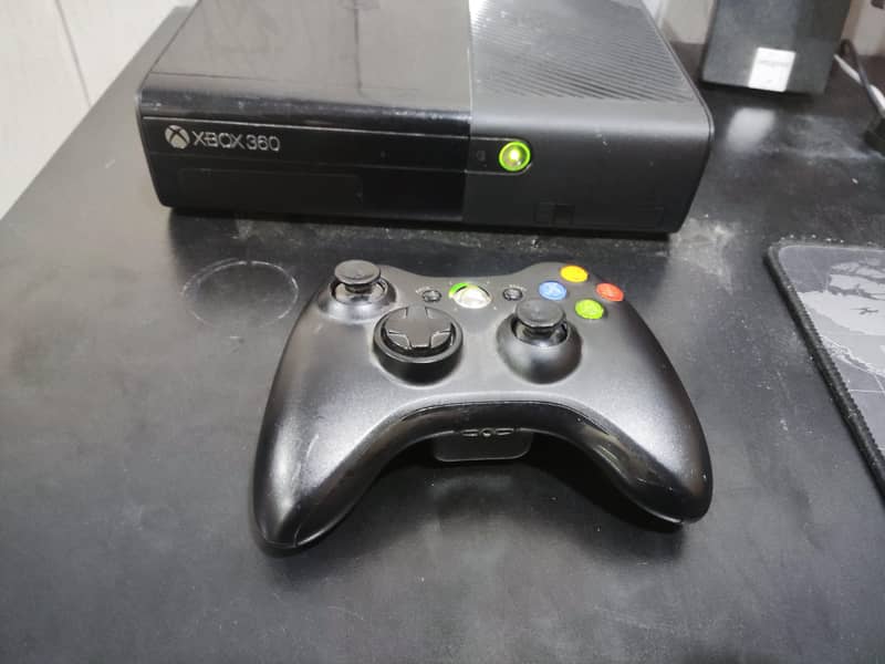 XBox 360E 250GB + Kinect - Jailbroken - Comolete Package - COD 1