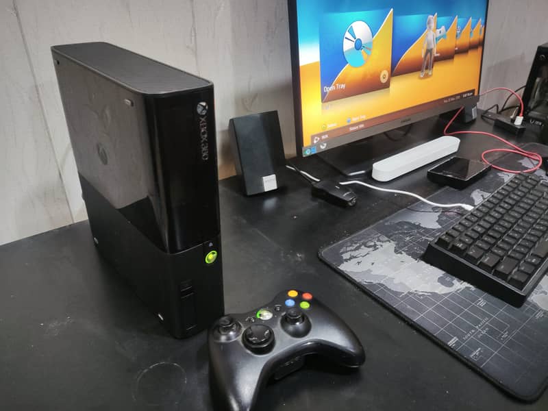 XBox 360E 250GB + Kinect - Jailbroken - Comolete Package - COD 4