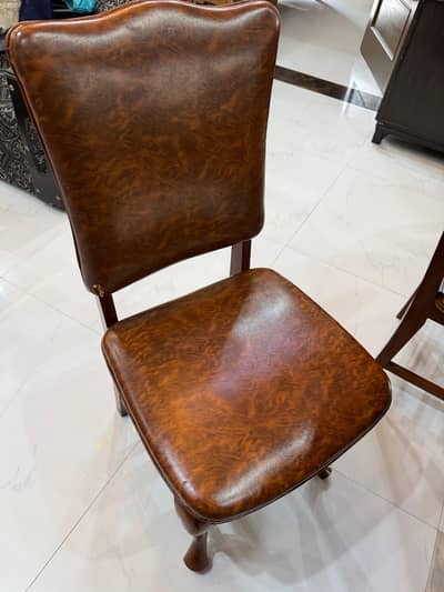 6 chairs 1 table