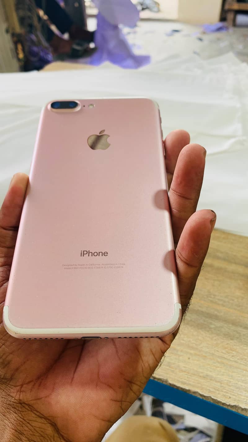 Apple iPhone 7 1