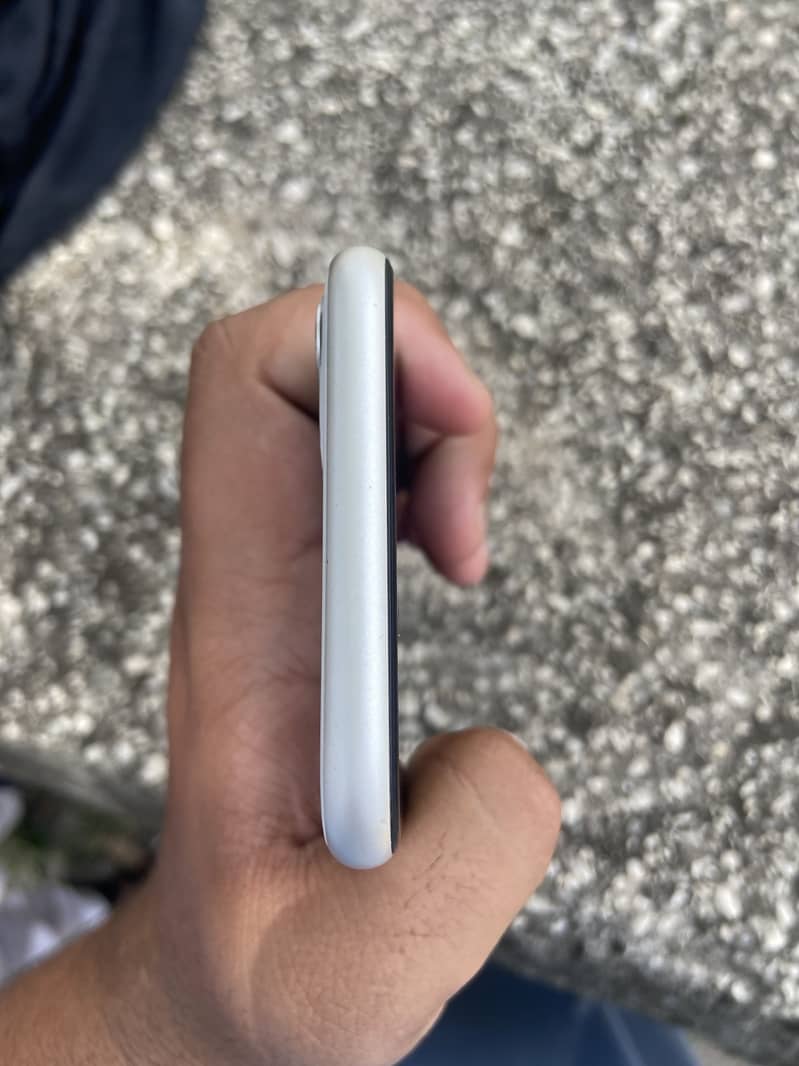 Apple iPhone 11 2