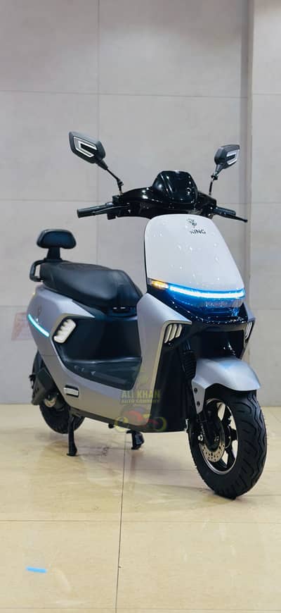 Scooty Kings Yadea Metro Evee Evon Okla EV Female Ramza