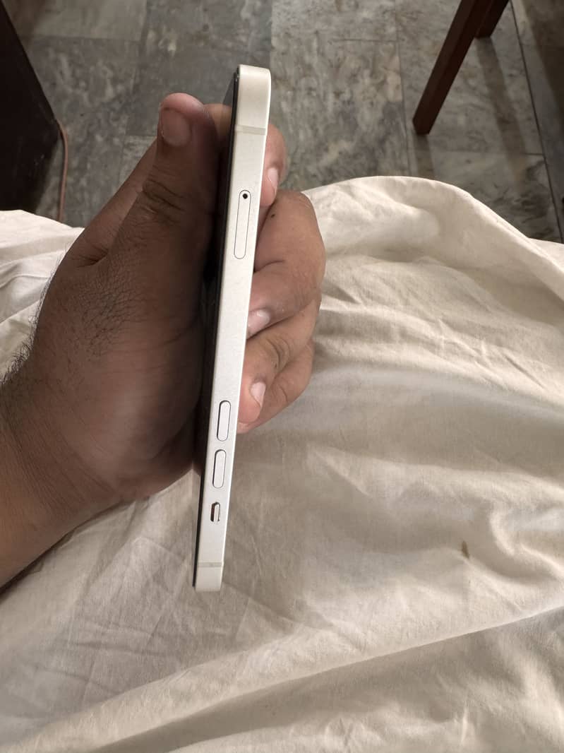 Apple iPhone 13 1