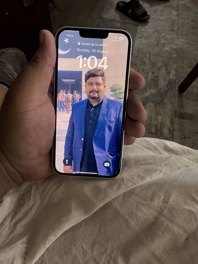 Apple iPhone 13 6