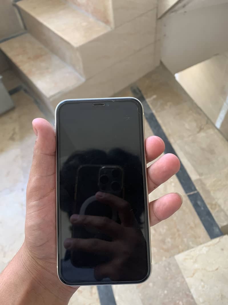 Apple iPhone 11 3