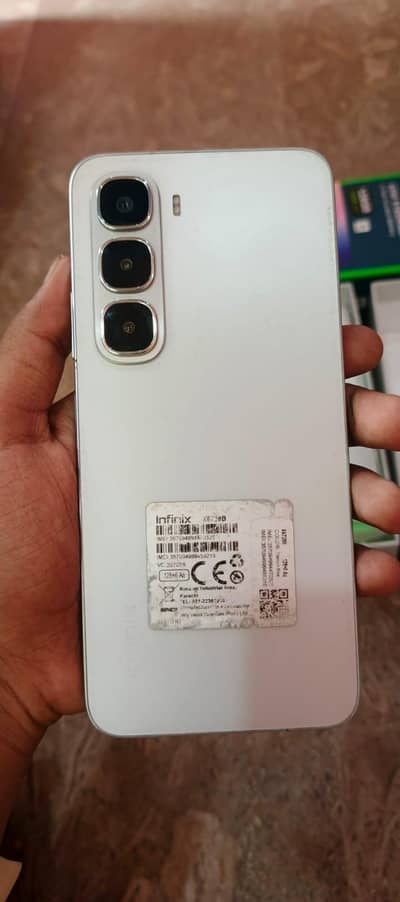 Infinix Hot 60i / 6 128 / condition 10%9 / use 6 month