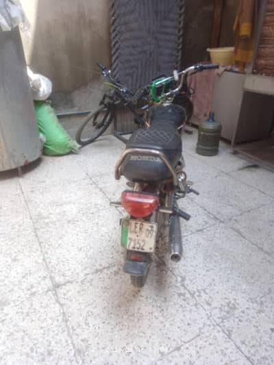 dhoom yd 70 2009 model
