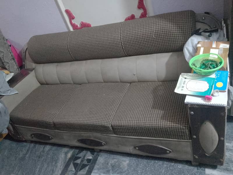 3 seater Large sofa 0