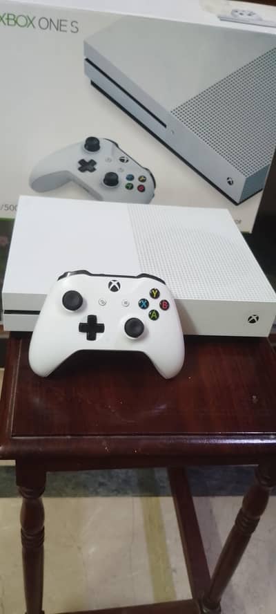 XBOX One s 1TB | Complete Box