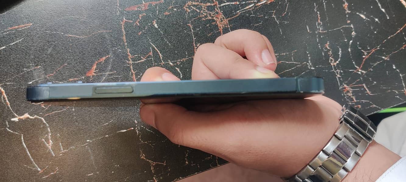 Apple iPhone 12 Pro 2