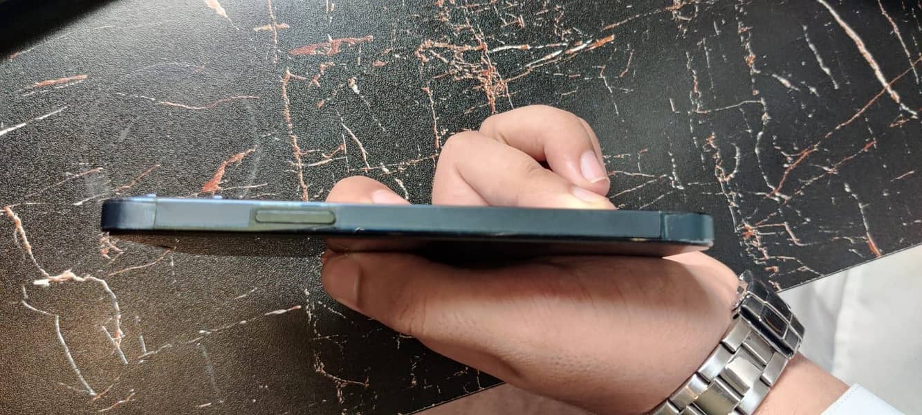 Apple iPhone 12 Pro 4